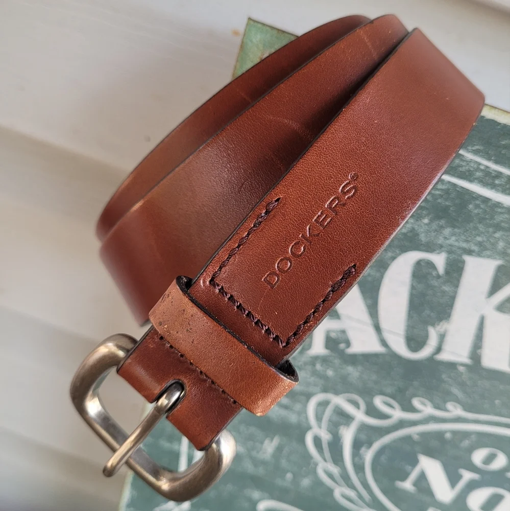 Dockers brown leather belt, silver buckle, lg unisex